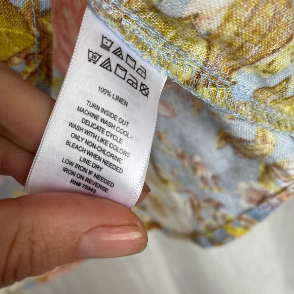 Joie Pastel Floral 100% Linen Button down collared shirt size medium. - Picture 5 of 8